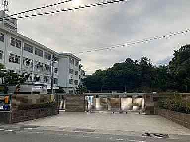 小学校　荒川小学校（小学校）まで1930m