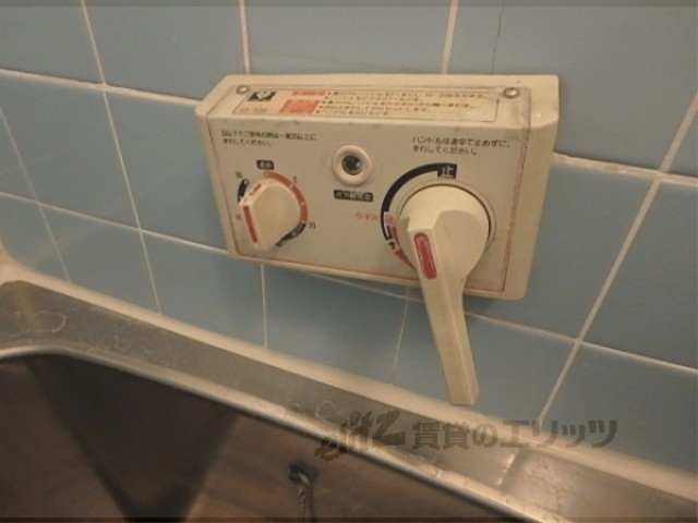 その他設備　給湯器リモコン