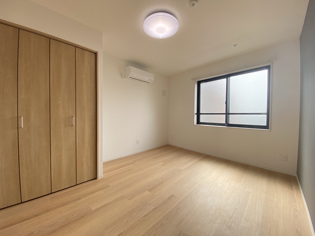 その他部屋・スペース　南向きなので暖かな日差しが入りますね♪