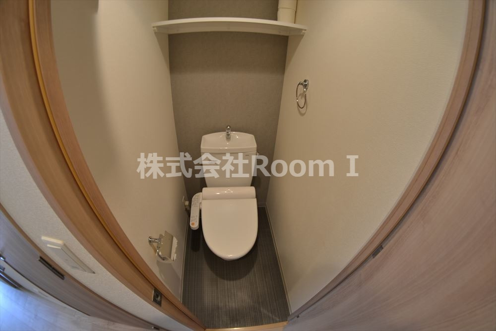トイレ　落ち着いたトイレです ※反転タイプ