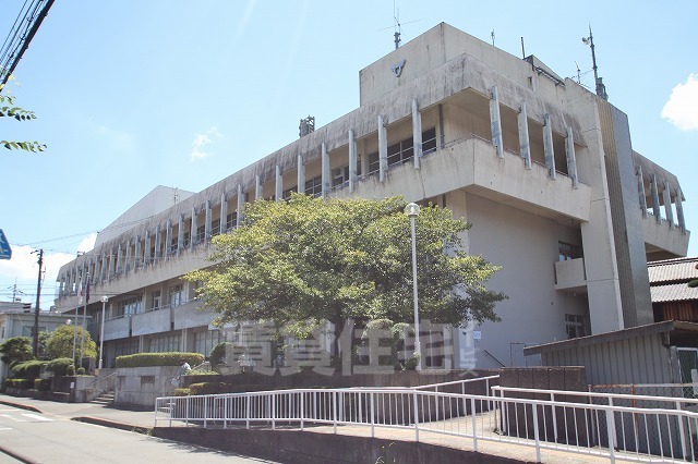 役所　交野市役所（役所）まで692m