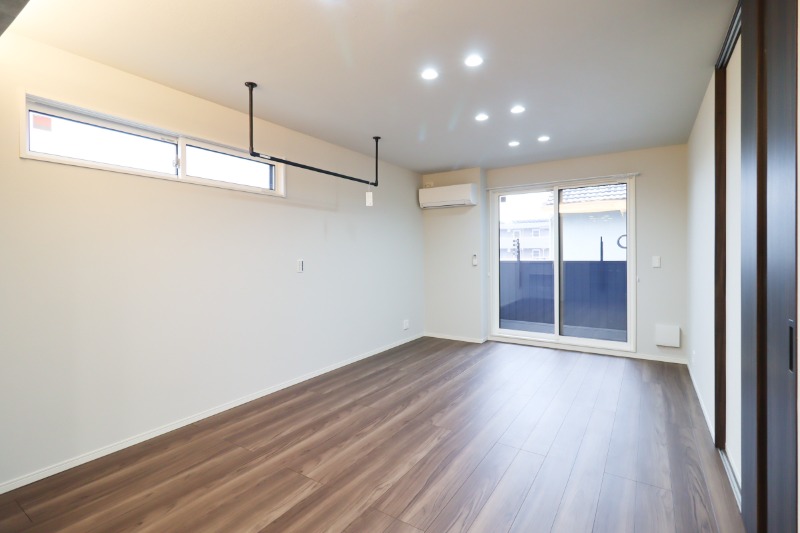 居室・リビング　図面と現状に相違がある場合には現状を優先