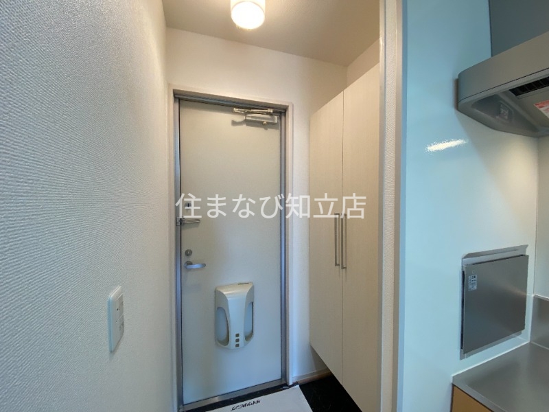 玄関　同型別部屋写真