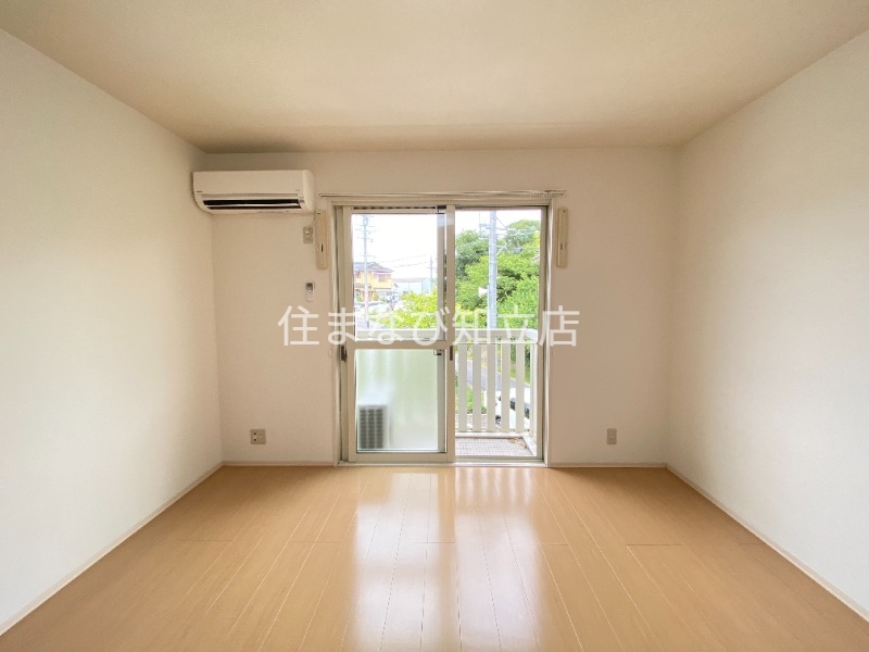 居室・リビング　同型別部屋写真