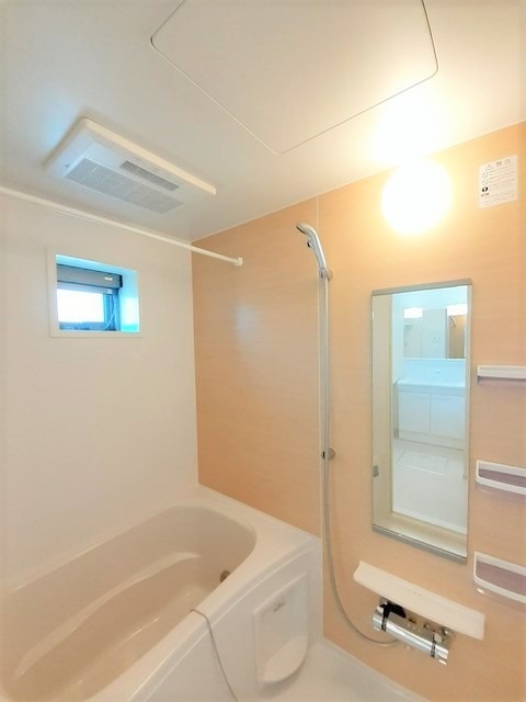 バス・シャワールーム　※反転タイプのお部屋