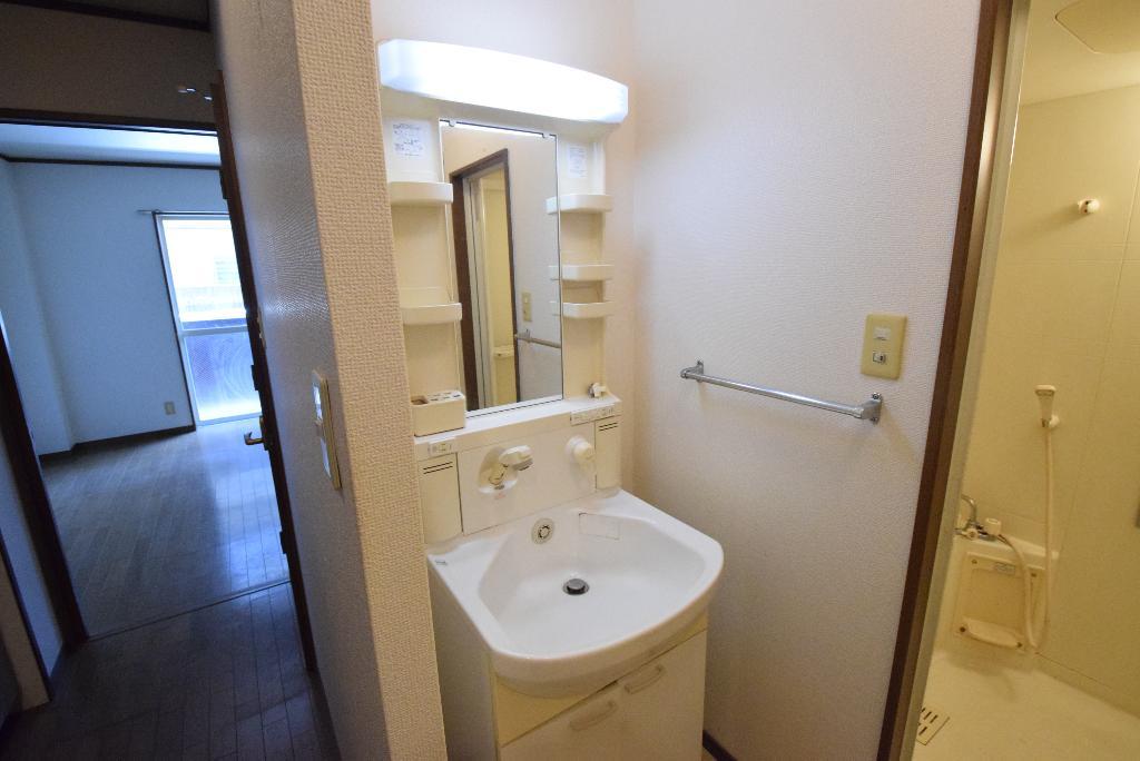 洗面設備　洗髪洗面化粧台