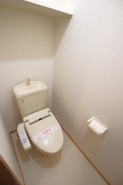 トイレ　温水洗浄便座付き☆