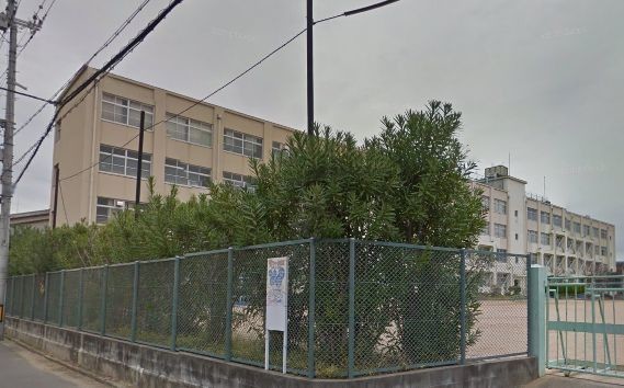 小学校　高槻市立柳川小学校（小学校）まで248m