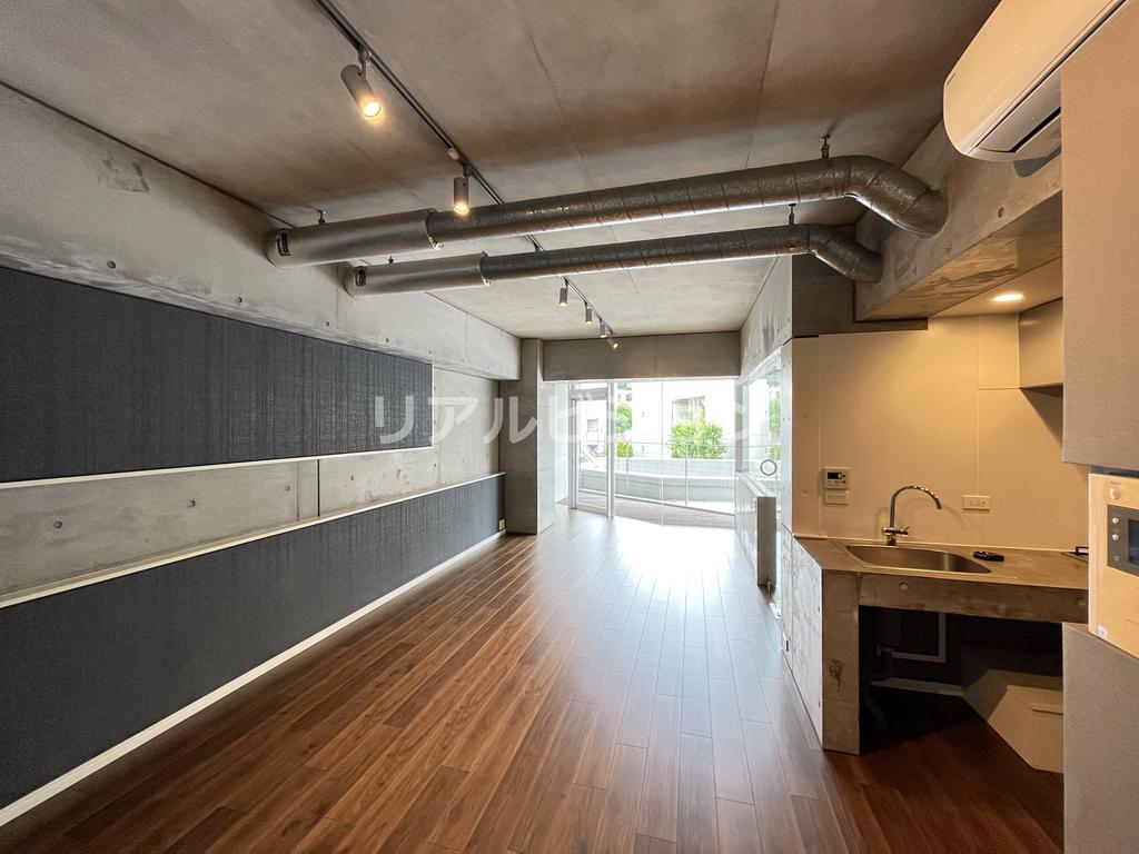 居室・リビング　他部屋参考写真です。