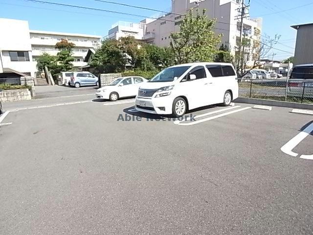 駐車場　駐車場