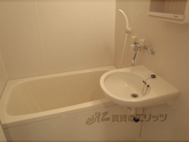 バス・シャワールーム　バス