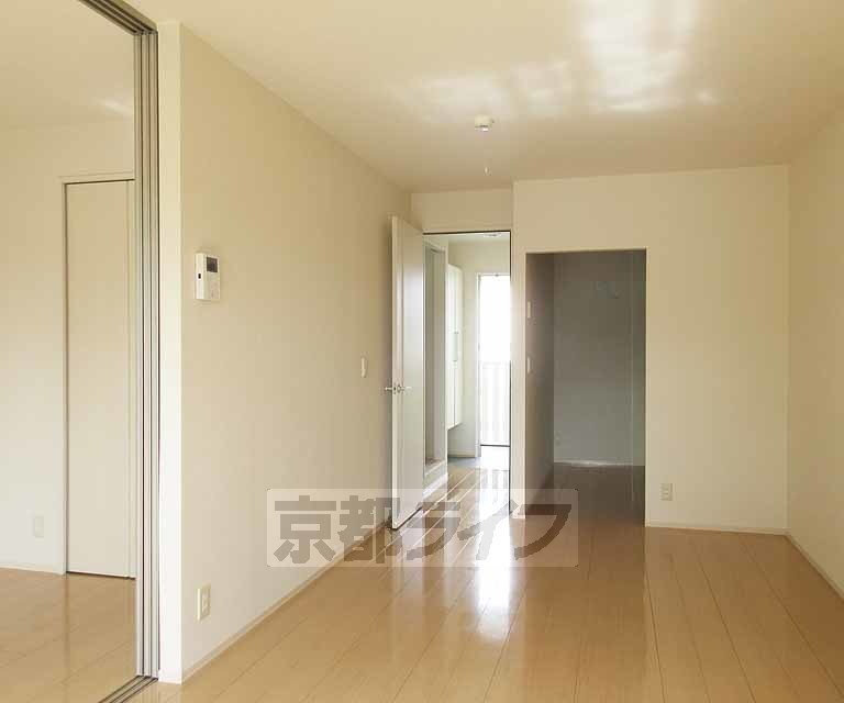 居室・リビング　明るいリビングです