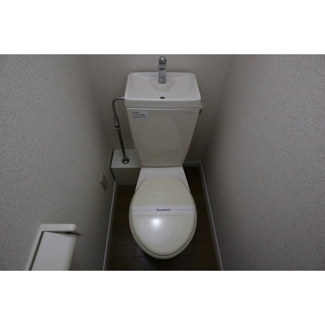トイレ　※同型別建物の画像を使用中