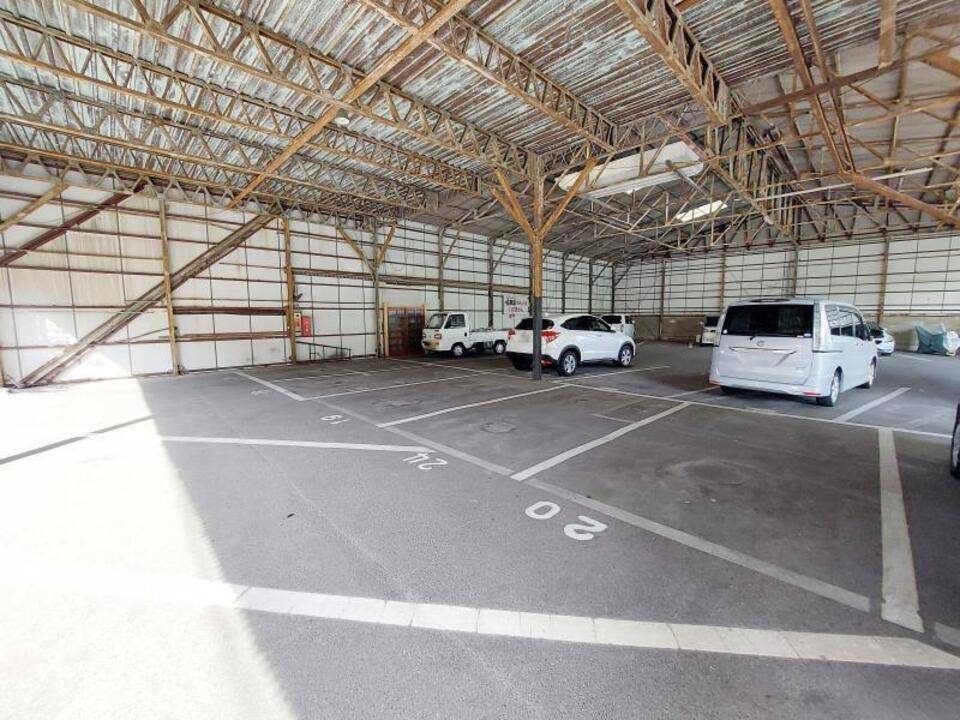 駐車場　駐車場