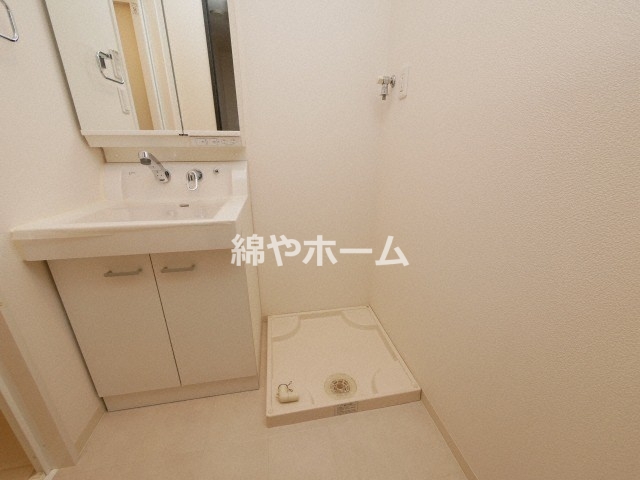 洗面設備　コンパクトで使いやすい洗面所