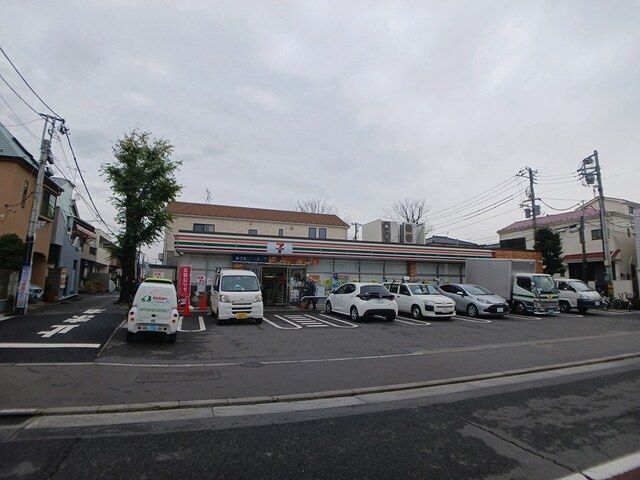 コンビニ　セブンイレブン（コンビニ）まで182m