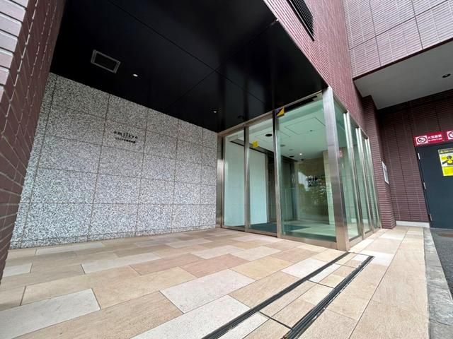 エントランス　清潔なエントランスです