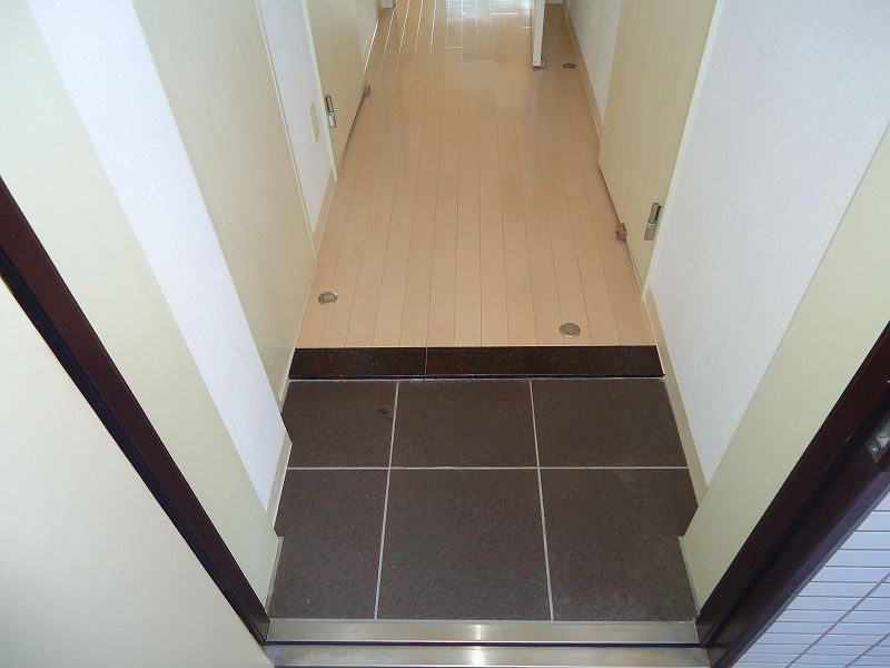 玄関　※同建物同型別のお部屋