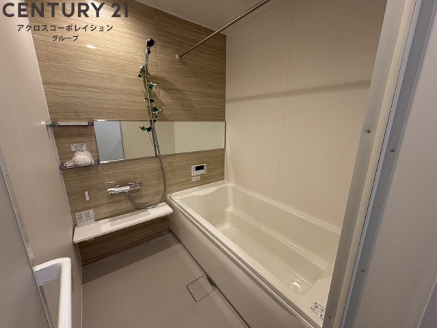 バス・シャワールーム　追い焚き機能付き☆