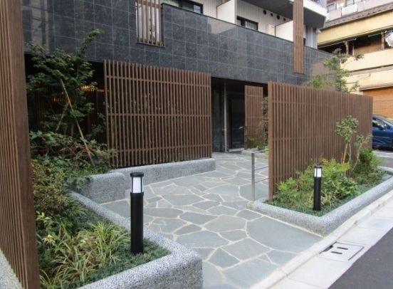 エントランス　弊社は都内全域の物件をご紹介可能です！