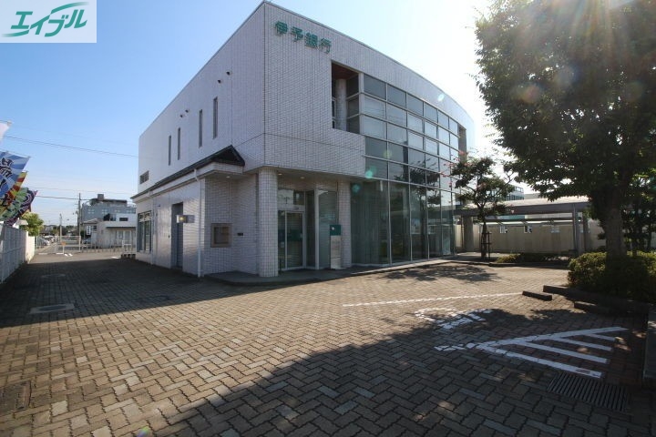 銀行　伊予銀行岡山南支店（銀行）まで895m