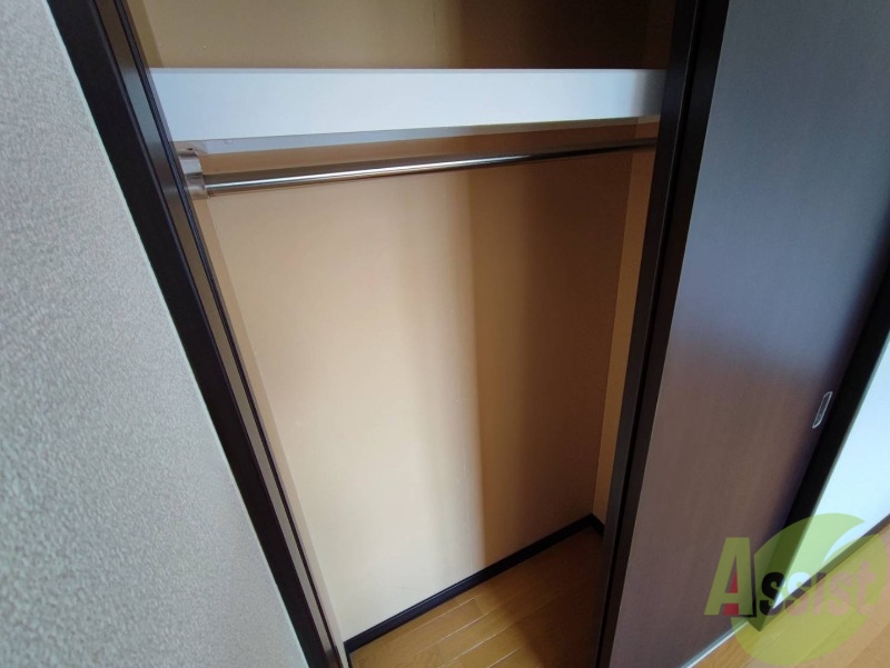 収納　寝室の収納です。部屋がすっきり片付きます。