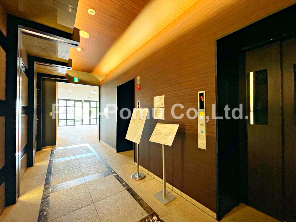 ドラックストア　ココカラファイン目黒店（ドラッグストア）まで206m