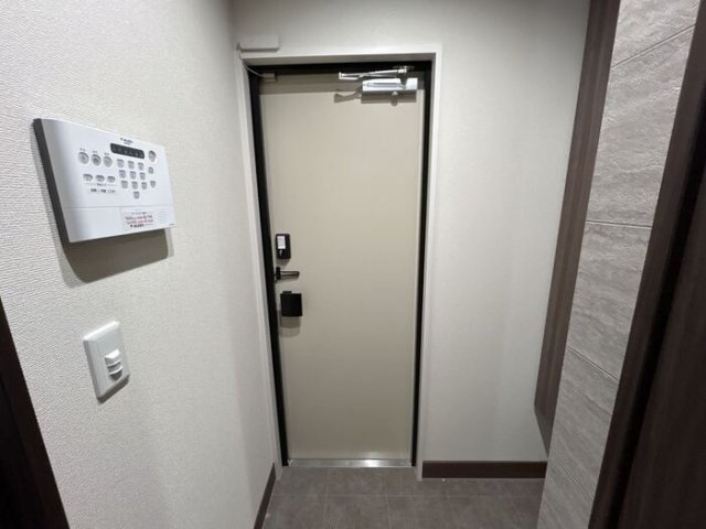 玄関　※別部屋の参考写真の為、現状優先です。