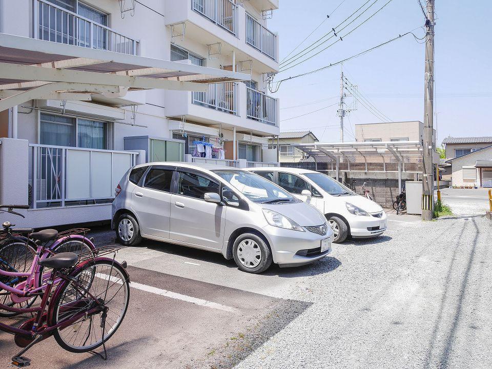 エントランス　駐車場