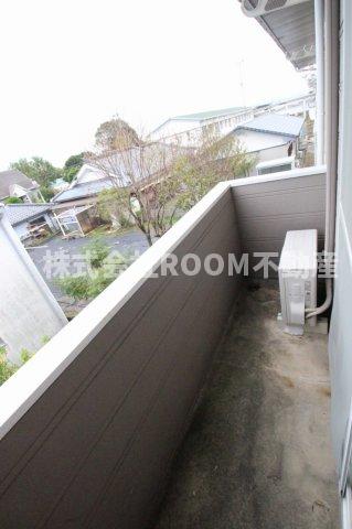 バルコニー　暖かな日差しのふりそそぐバルコニー