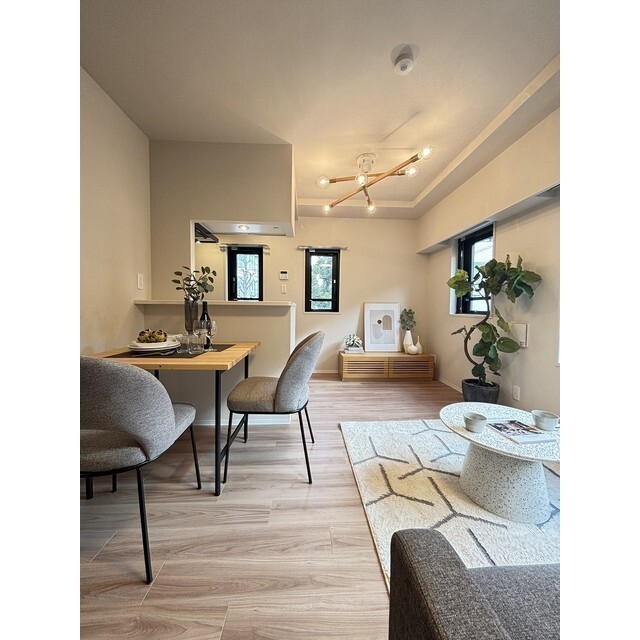 居室・リビング　※家具・家電の備え付けはありません