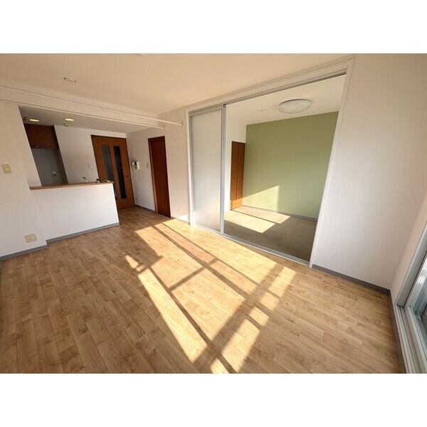 居室・リビング　※写真は別号室です。