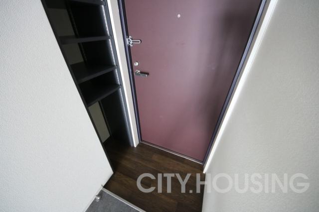 玄関　※同タイプ部屋の写真です。