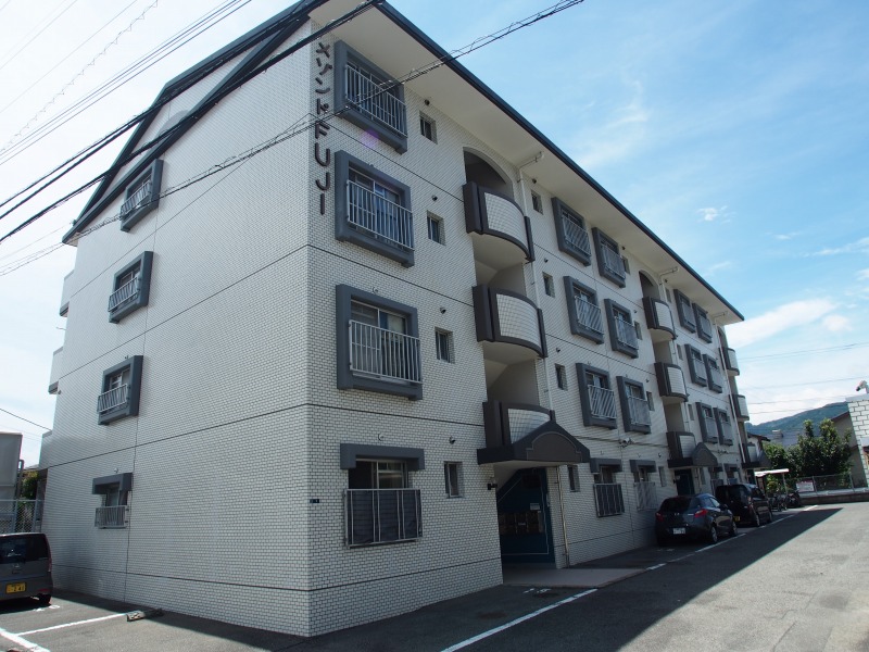 建物外観　全体改修実施済み！公園・スーパー徒歩圏内！ファミリー様にオス