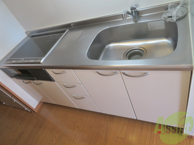 キッチン　ＩＨクッキングヒーターが設置されていて、便利ですね～。