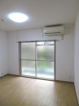 居室・リビング　室内