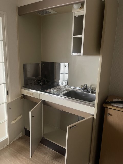 キッチン　同物件別号室の写真です。