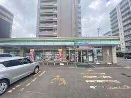 コンビニ　ファミリーマート札幌北20条西5丁目店（コンビニ）まで286m