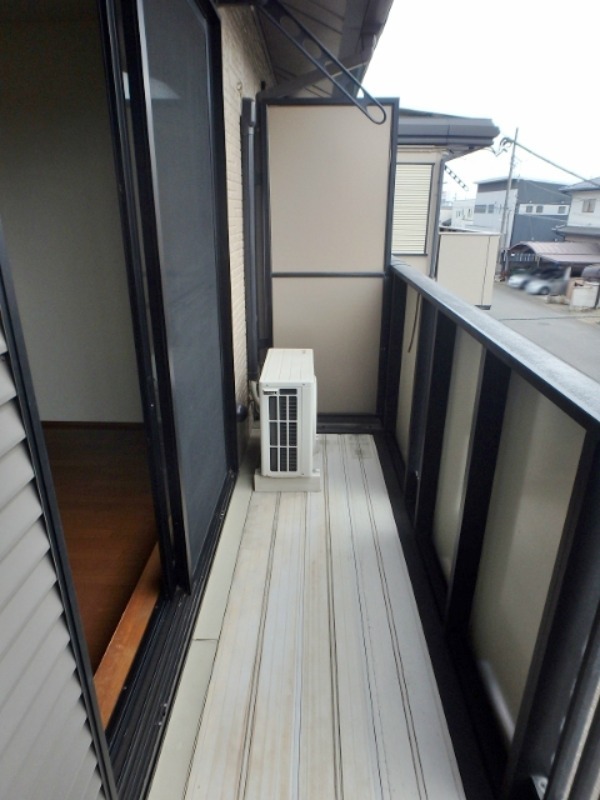 バルコニー　図面と現状に相違がある場合には現状を優先