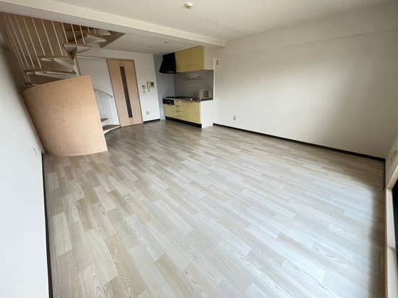 居室・リビング　※別部屋の写真です