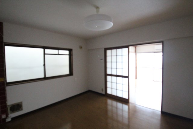 居室・リビング　別号室の写真です