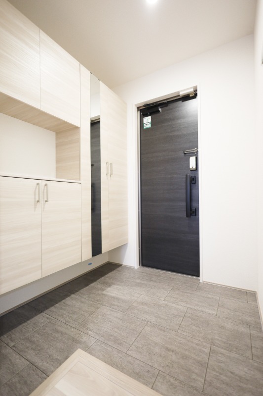 玄関　図面と現状に相違がある場合には現状を優先