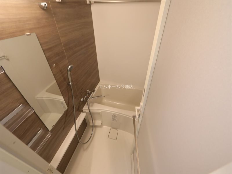 バス・シャワールーム　浴室暖房乾燥機能付バス