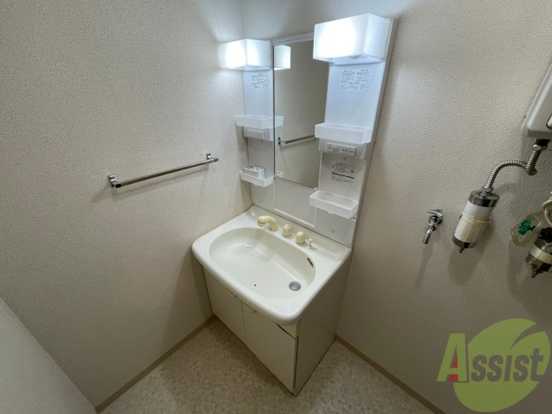 洗面設備　こちらに洗面台があります。朝の洗顔はこちらで。