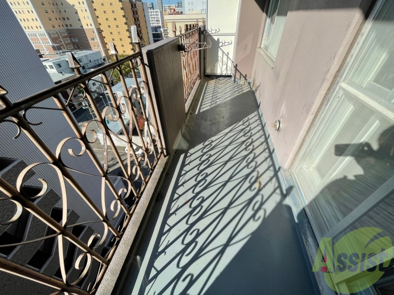 バルコニー　バルコニーです。天気の良い日には外干しができます！