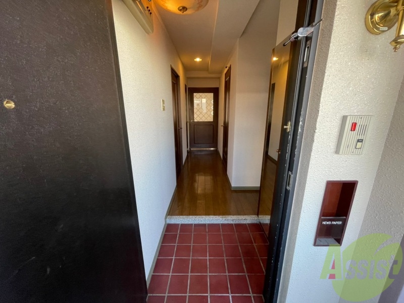 玄関　玄関の様子です。明るい印象ですね。気分もあがりそう。