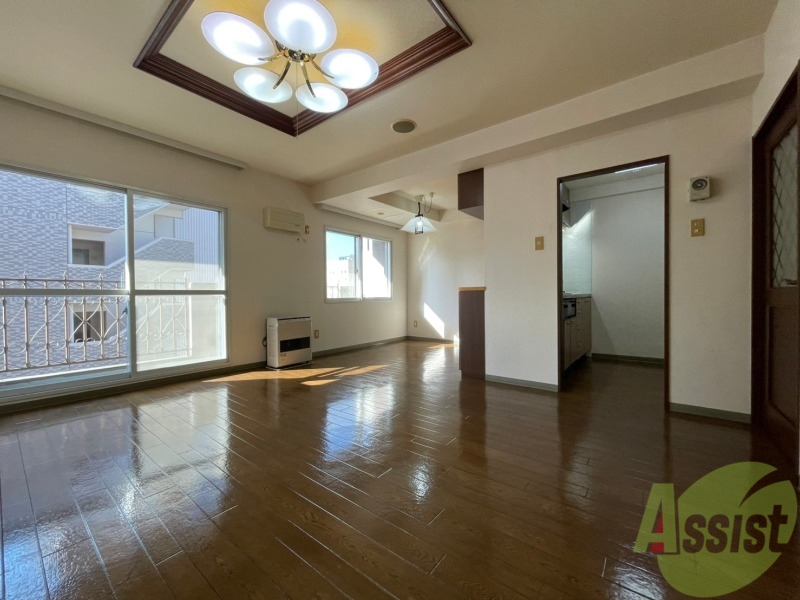 居室・リビング　広くてキレイなお部屋が広がっていて、充実した生活が送れそう。