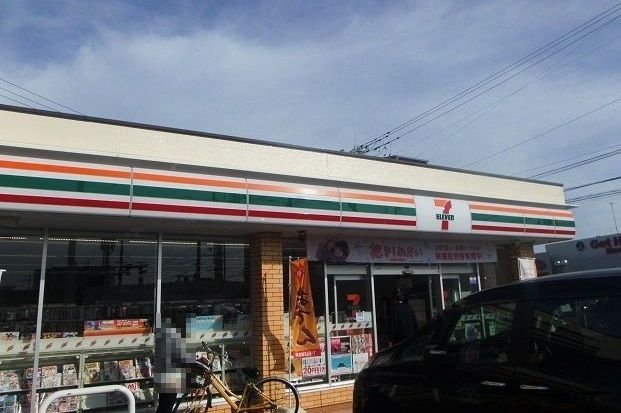 コンビニ　セブンイレブンさん（コンビニ）まで750m