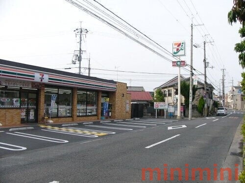 コンビニ　セブンイレブン茨木竹橋町店（コンビニ）まで287m