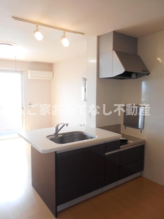 キッチン　※写真は別号室